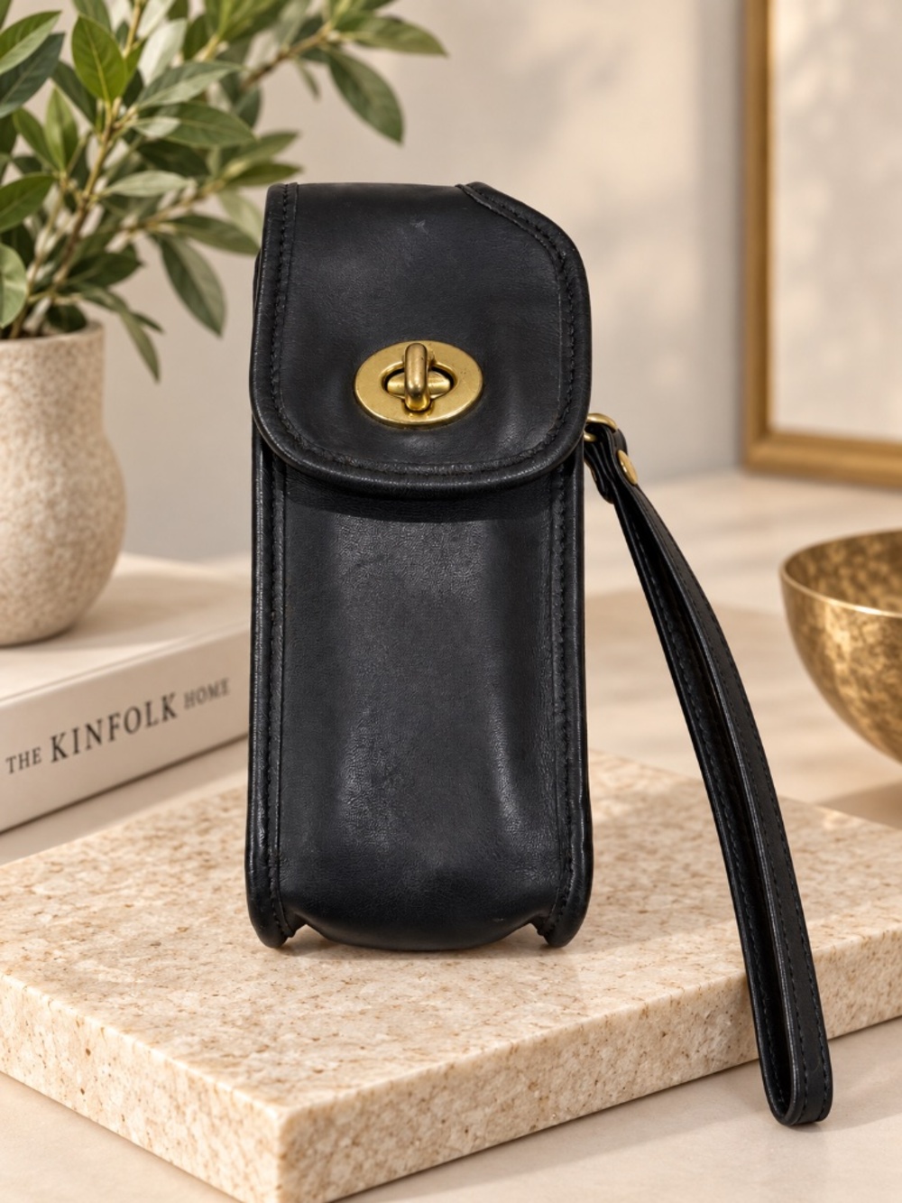 Vintage Coach Black Leather Turn-Lock Wristlet Phone/Sunglasses Belt Case Bag